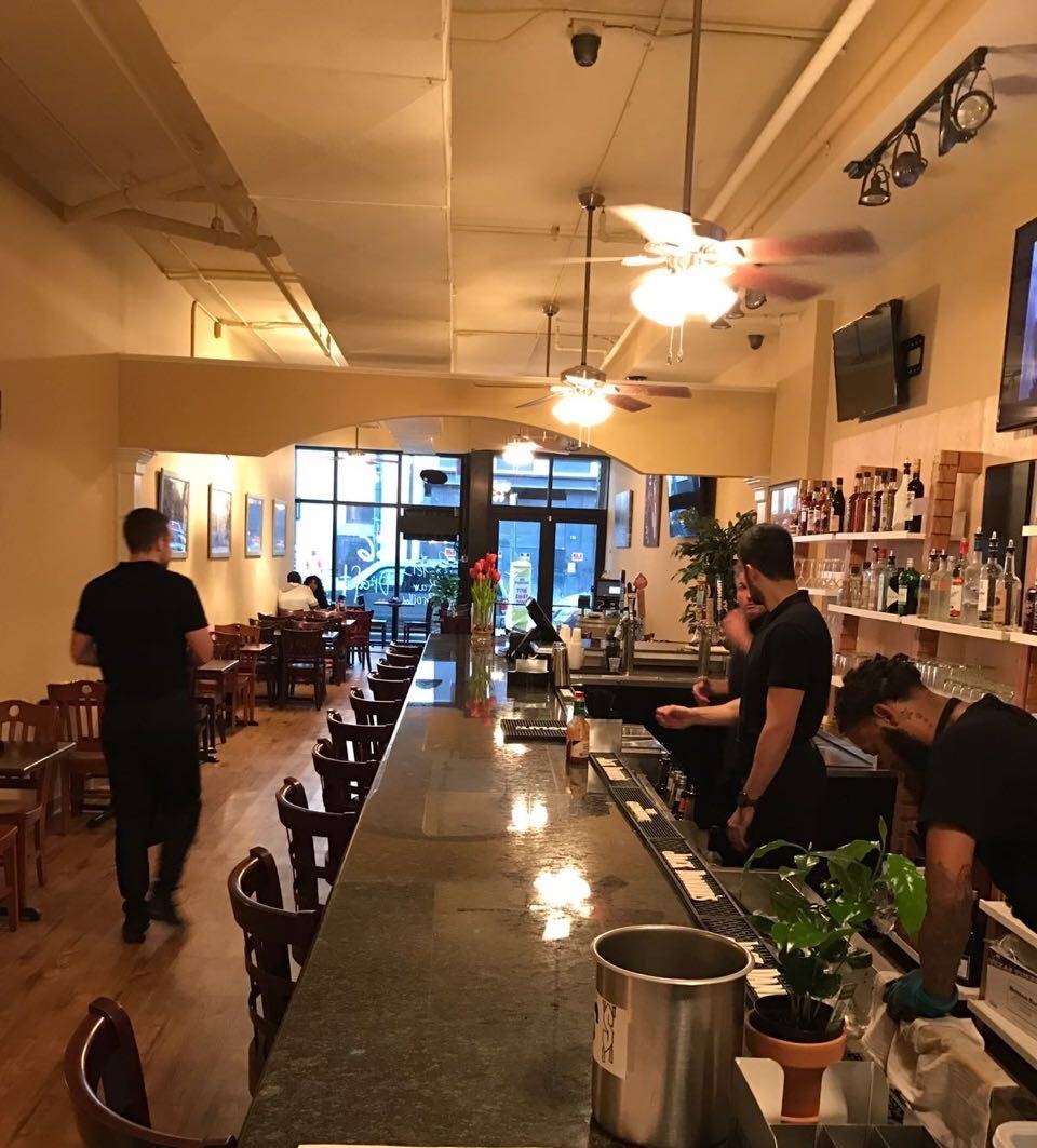 Galliers Restaurant & Oyster Bar | restaurant | 129 Carondelet St, New Orleans, LA 70130, USA | 5042675672 OR +1 504-267-5672