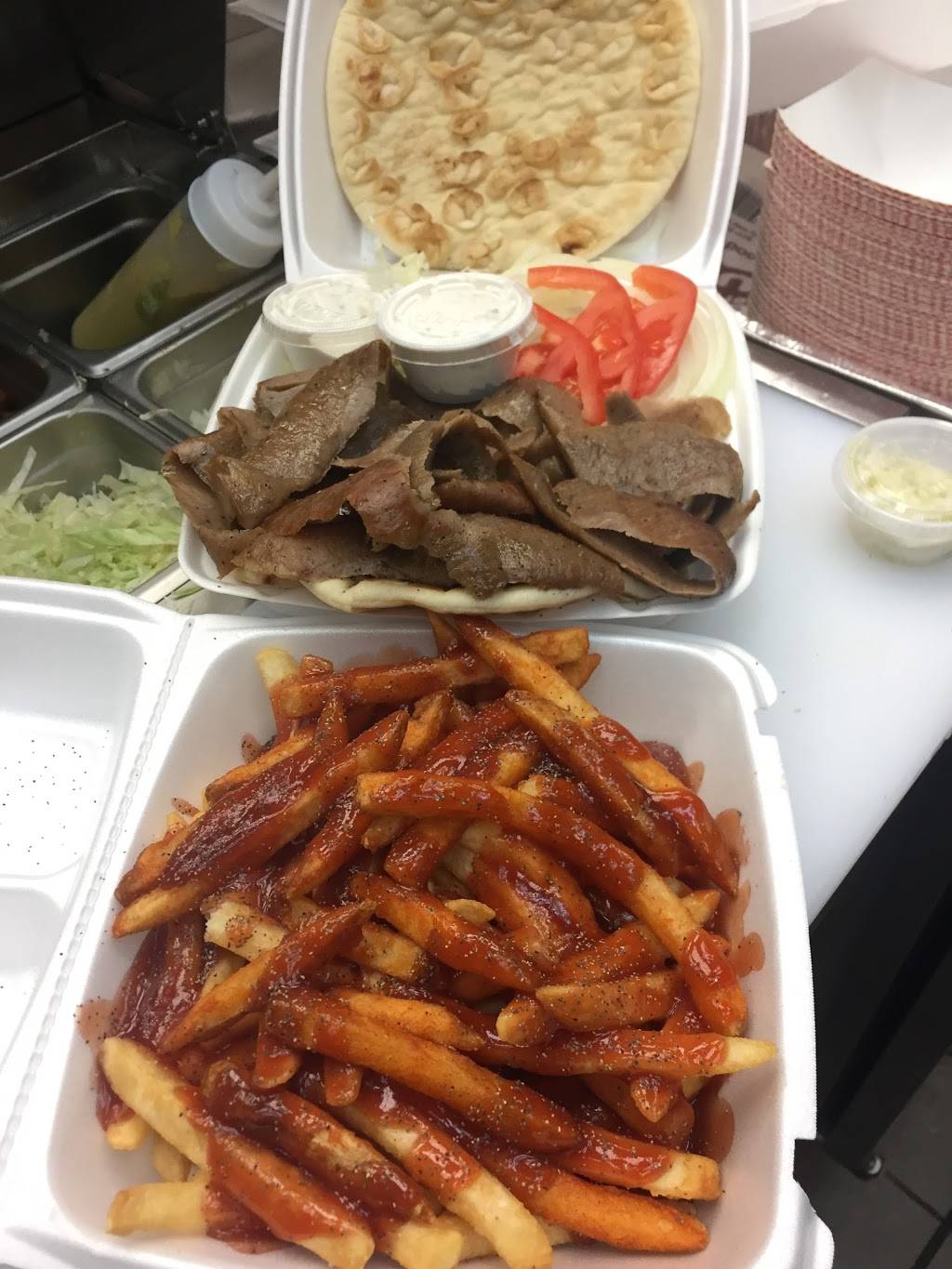 Sharks Fish & Chicken | restaurant | 855 W 87th St, Chicago, IL 60620, USA | 7739943110 OR +1 773-994-3110