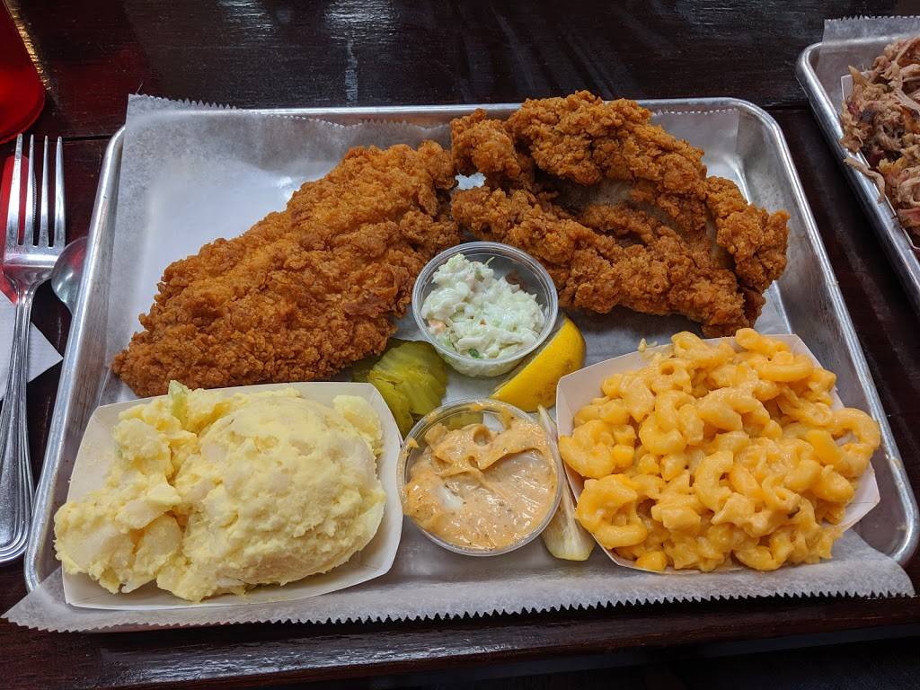 Bluegrass BBQ | restaurant | 609 Snidow St, Pembroke, VA 24136, USA | 5406262271 OR +1 540-626-2271