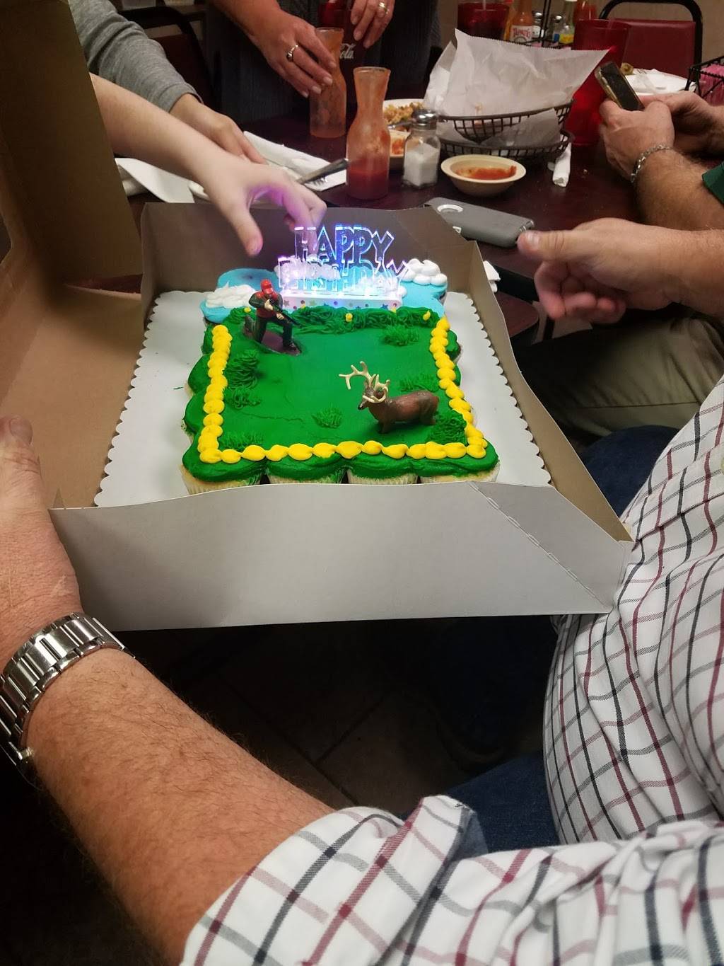 Los Pinos | restaurant | 1106 Cuba Rd # 313, Mayfield, KY 42066, USA | 2702476531 OR +1 270-247-6531