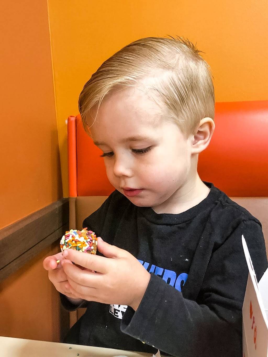 Dunkin | bakery | 3481 Elm Rd NE, Warren, OH 44483, USA | 3303725132 OR +1 330-372-5132