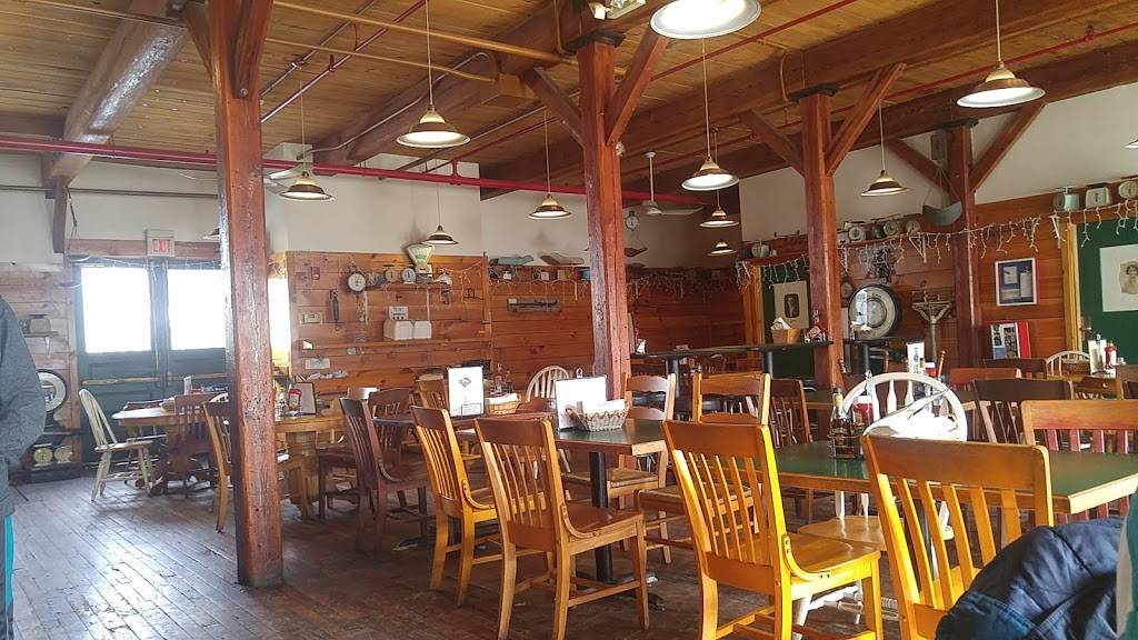 Scales Seafood & Ice Cream | restaurant | 45 River St, Millbury, MA 01527, USA | 5088653377 OR +1 508-865-3377