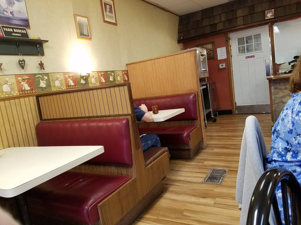 Jerry Lees | restaurant | 124 S Main St, Woodsfield, OH 43793, USA | 7404722340 OR +1 740-472-2340