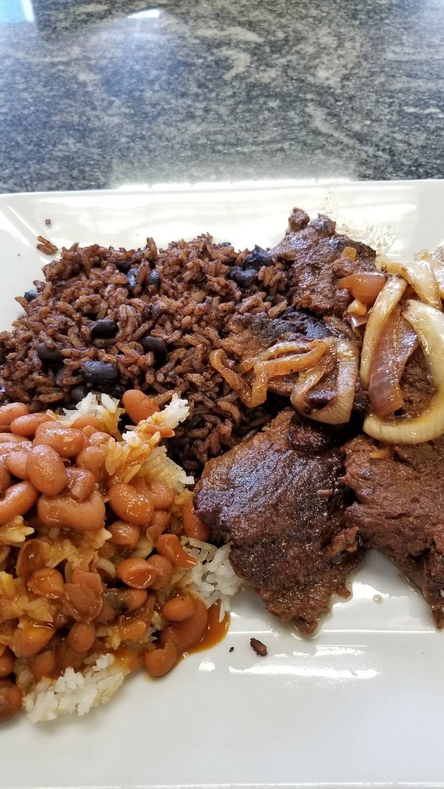 La Brasa Restaurant | restaurant | 536 21st Ave, Paterson, NJ 07513, USA | 9732259990 OR +1 973-225-9990