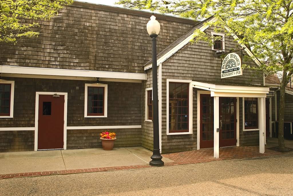 Bobby Byrnes | restaurant | 6 Central Square, Mashpee, MA 02649, USA | 5084770600 OR +1 508-477-0600