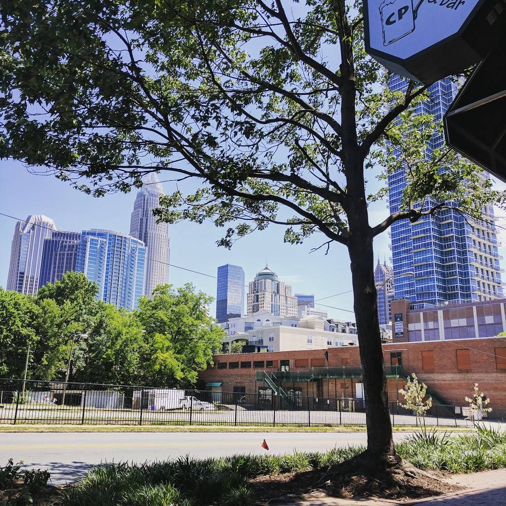 The Corner Pub | restaurant | 335 N Graham St, Charlotte, NC 28202, USA | 7043762720 OR +1 704-376-2720