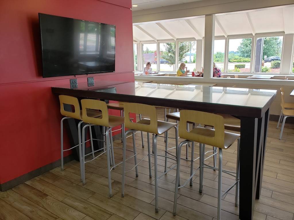 Wendys | restaurant | 7642 Hwy 70 S, Nashville, TN 37221, USA | 6156464934 OR +1 615-646-4934