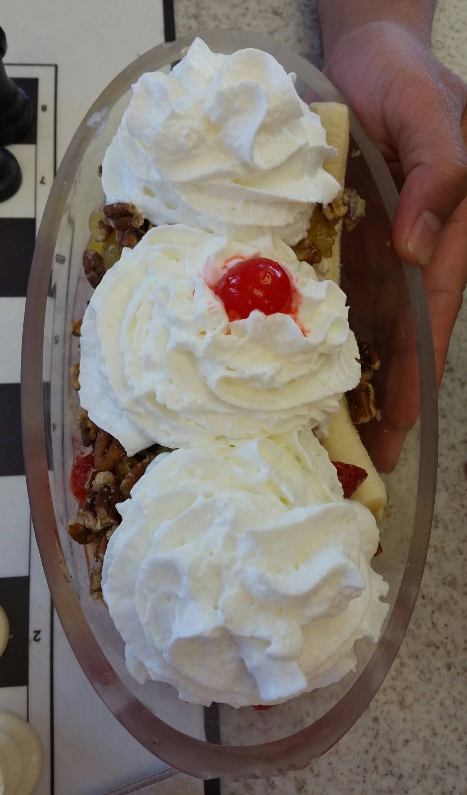 Oberweis Ice Cream and Dairy Store | restaurant | 1735 Algonquin Rd, Rolling Meadows, IL 60008, USA | 8472909222 OR +1 847-290-9222