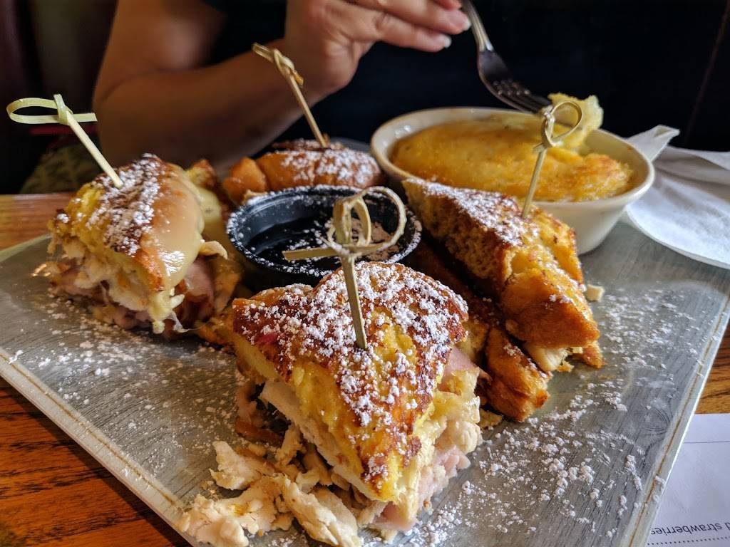 The Original Copper Cellar Restaurant | restaurant | 1807 Cumberland Ave, Knoxville, TN 37916, USA | 8656733411 OR +1 865-673-3411