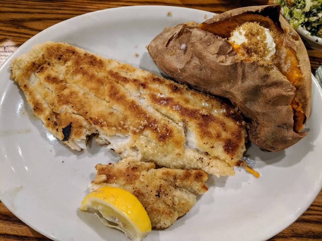 Cracker Barrel Old Country Store | restaurant | 601 E Gore Blvd, Lawton, OK 73501, USA | 5802481477 OR +1 580-248-1477