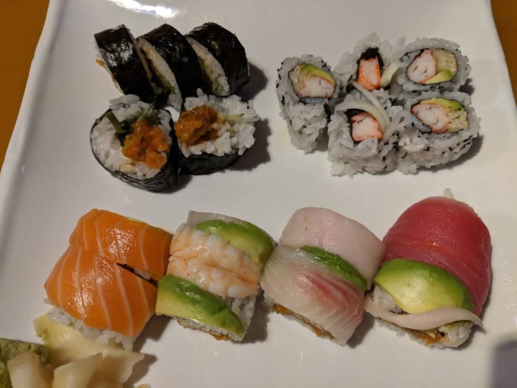 Kinta Sushi | restaurant | 135 Hiawatha Dr, Carol Stream, IL 60188, USA | 6302609557 OR +1 630-260-9557