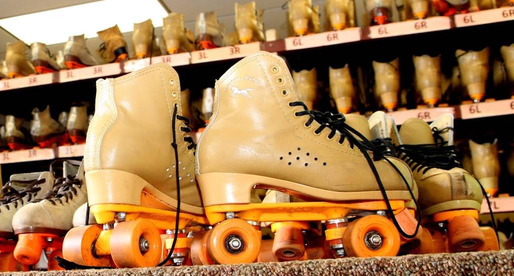 Dr. Martin Luther King, Jr. Roller Skating and Bowling Center | cafe | 1219 W 76th St, Chicago, IL 60620, USA | 3127472602 OR +1 312-747-2602