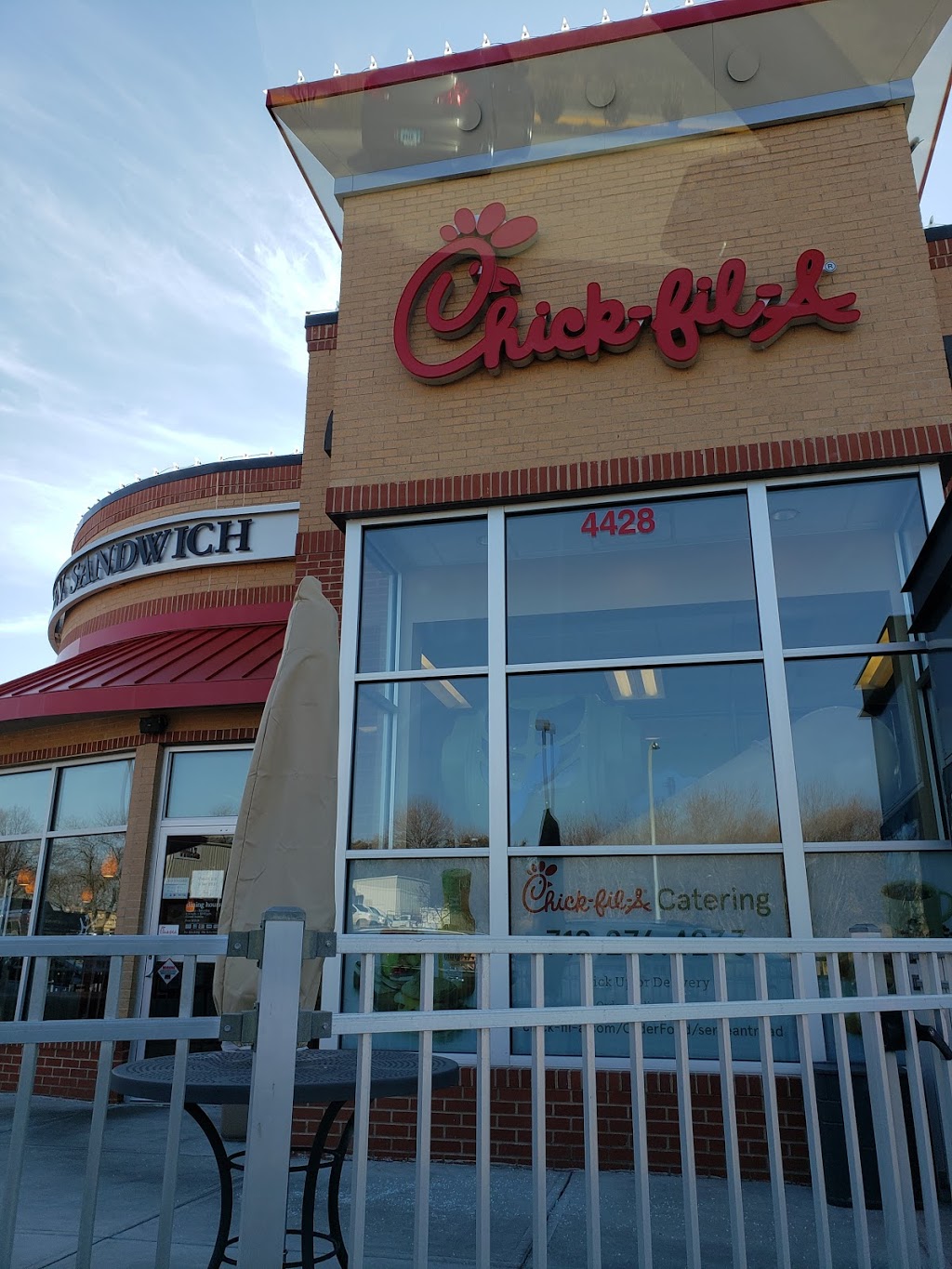 Chick-fil-A | restaurant | 4400 Sergeant Rd Ste 214, Sioux City, IA 51106, USA | 7122763916 OR +1 712-276-3916