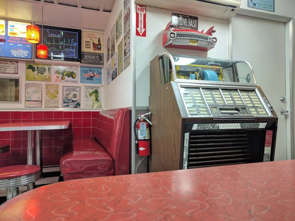 Root Beer King | restaurant | 11000 Main St, Lamont, CA 93241, USA | 6618451977 OR +1 661-845-1977