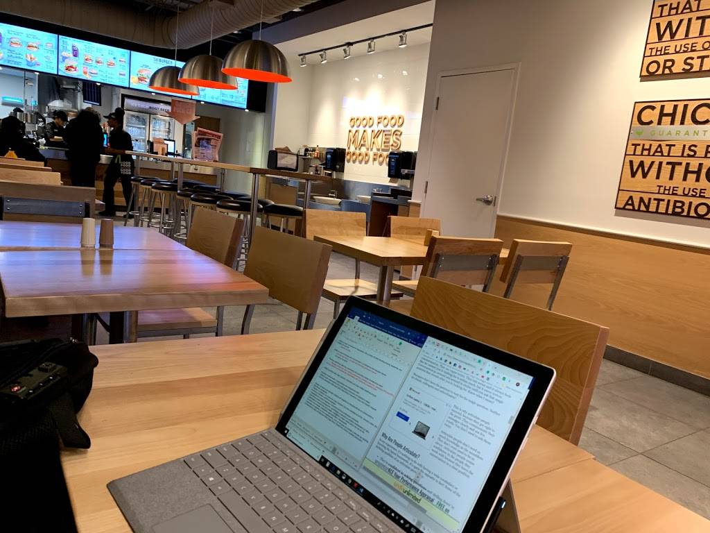 A&W Canada | restaurant | 3318 Keele St, North York, ON M3M 2H7, Canada | 4165469666 OR +1 416-546-9666