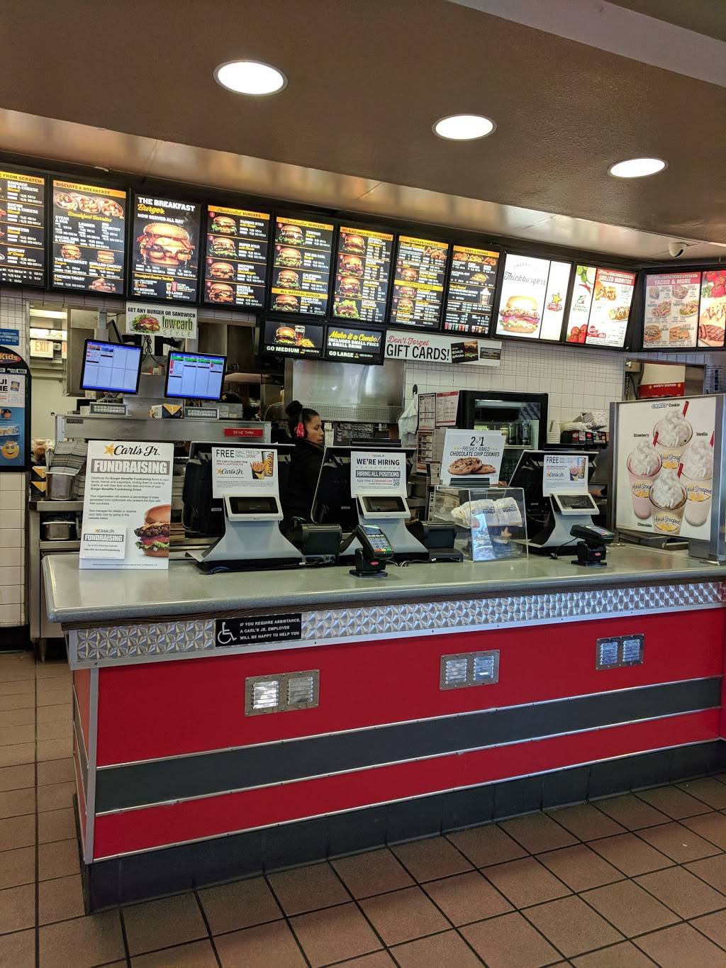 Carls Jr. | restaurant | 401 Los Angeles Ave, Moorpark, CA 93021, USA | 8055237034 OR +1 805-523-7034