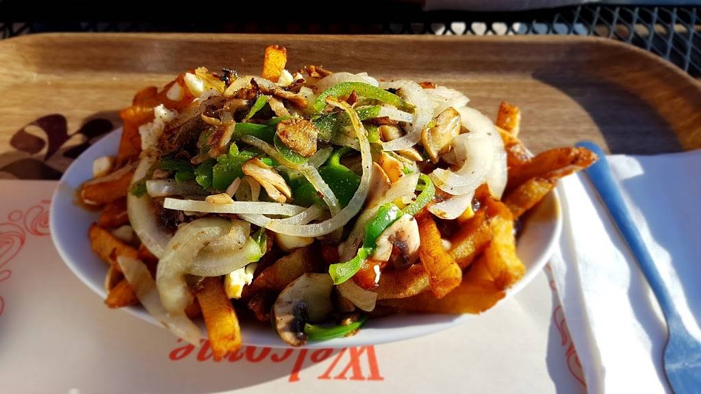 Restaurant Rest-Poutine | restaurant | 554 Boulevard du, Boulevard Curé-Labelle, Blainville, QC J7C 2L5, Canada | 4504355468 OR +1 450-435-5468