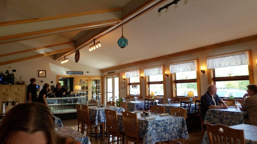 Glenns Place | restaurant | 214 US-1, Bucksport, ME 04416, USA | 2077029412 OR +1 207-702-9412