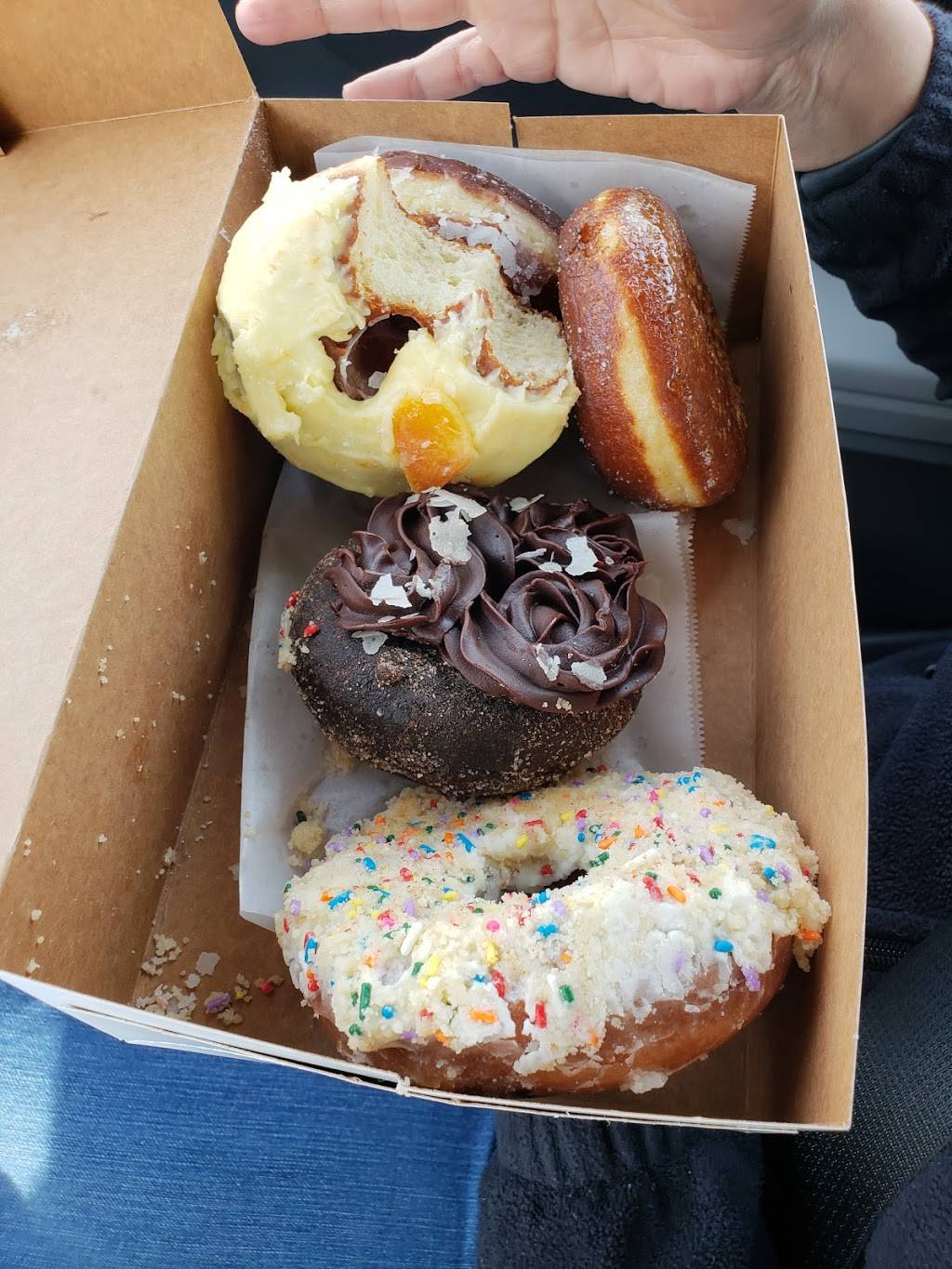 Doughnut Dollies | bakery | 724 Cherokee St NE d, Marietta, GA 30060, USA | 4043655437 OR +1 404-365-5437