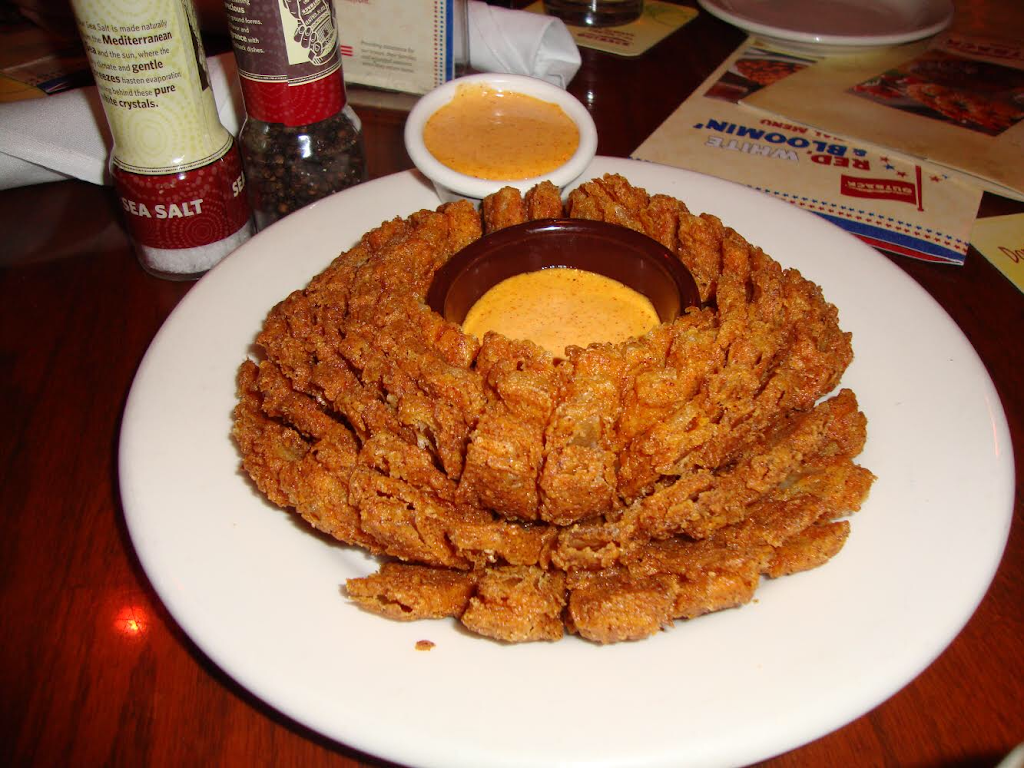 Outback Steakhouse | restaurant | 5228 N Service Rd, St Peters, MO 63376, USA | 6369409409 OR +1 636-940-9409