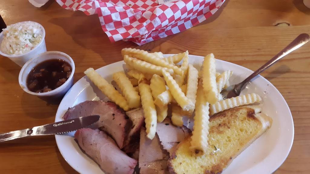 Robs Family BBQ | meal takeaway | 8990 W State Rd 84, Davie, FL 33324, USA | 9543702774 OR +1 954-370-2774