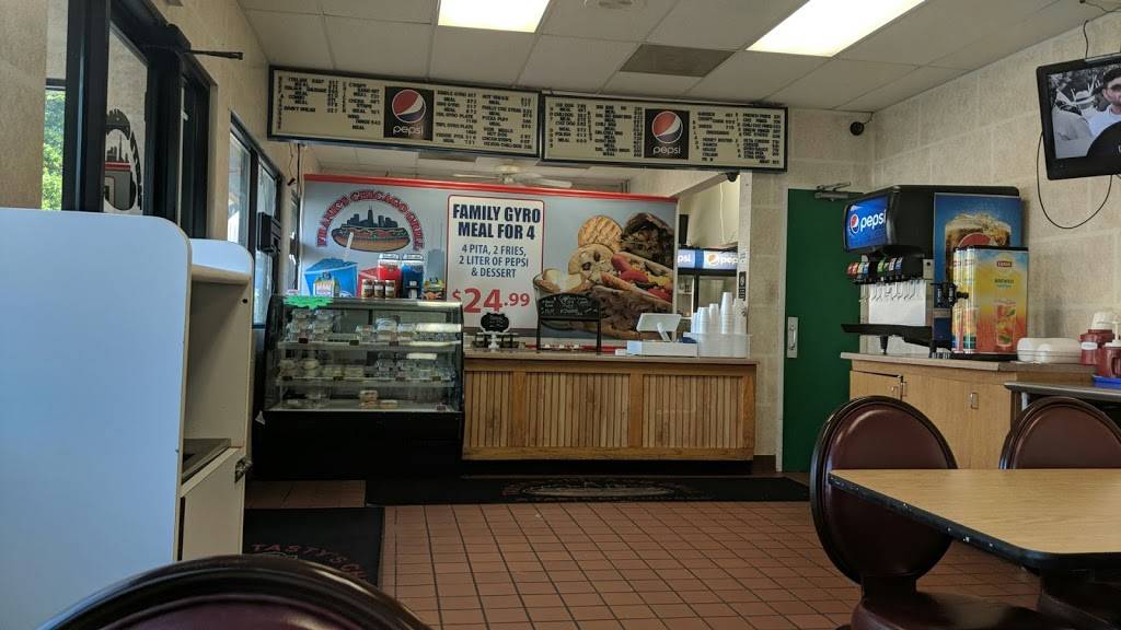 Franks Chicago Grille | restaurant | 824 W Eldorado St, Decatur, IL 62522, USA | 2174226060 OR +1 217-422-6060