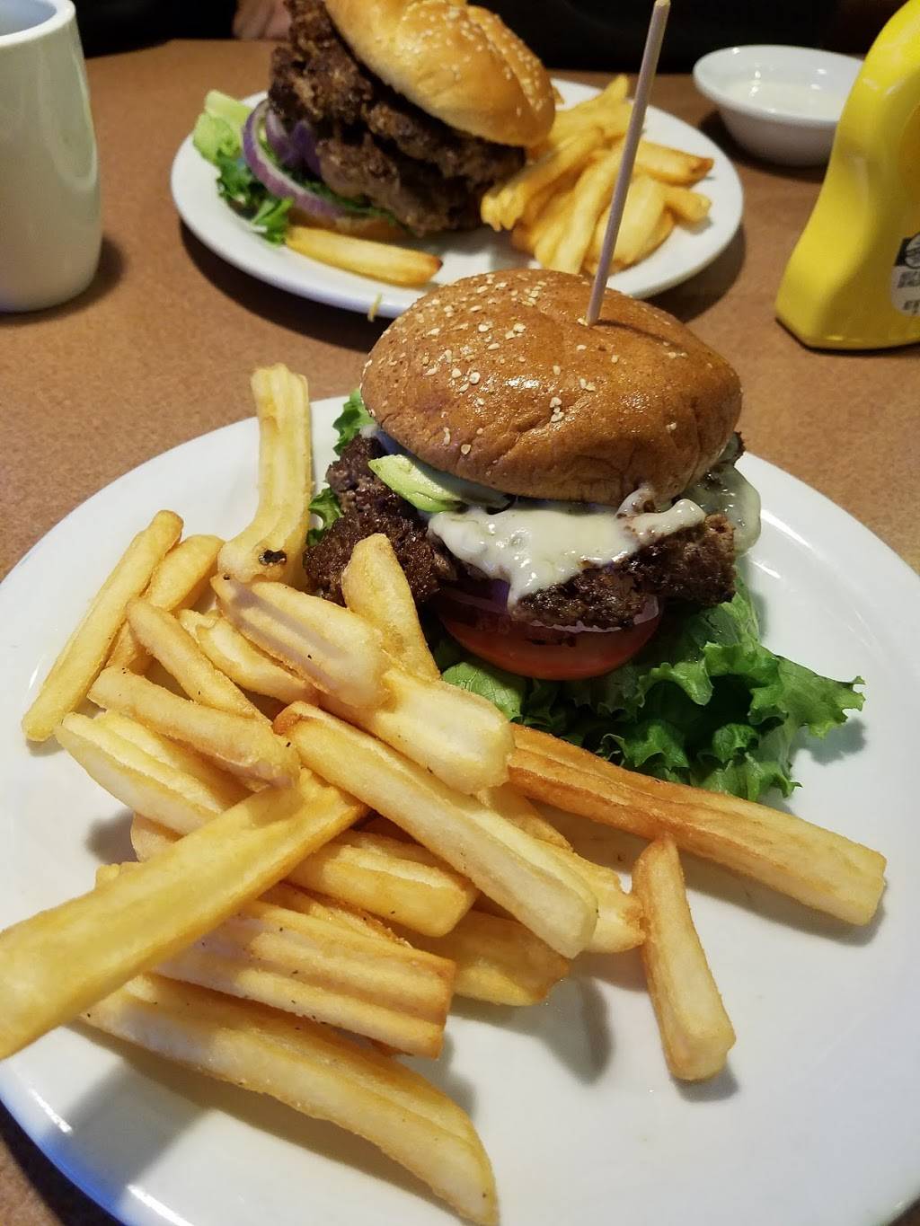 Dennys | restaurant | 1701 E Monte Vista Ave, Vacaville, CA 95688, USA | 7074480660 OR +1 707-448-0660