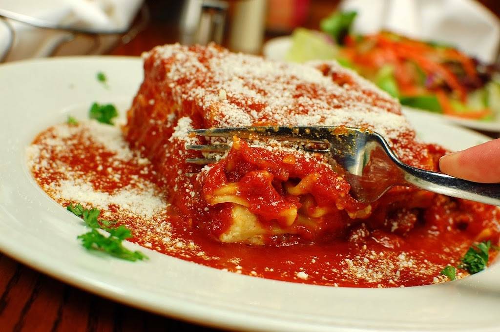 Julios Cafe | restaurant | 501 Baltimore Ave, Clarksburg, WV 26301, USA | 3046222592 OR +1 304-622-2592