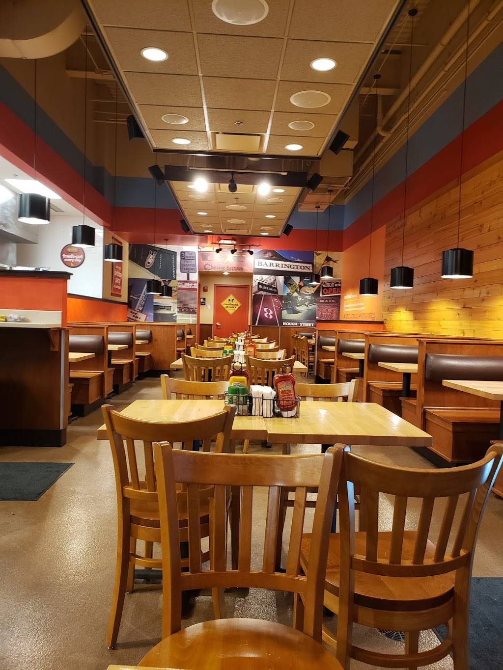 Meatheads | restaurant | 500 N Hough St, Barrington, IL 60010, USA | 8476370040 OR +1 847-637-0040