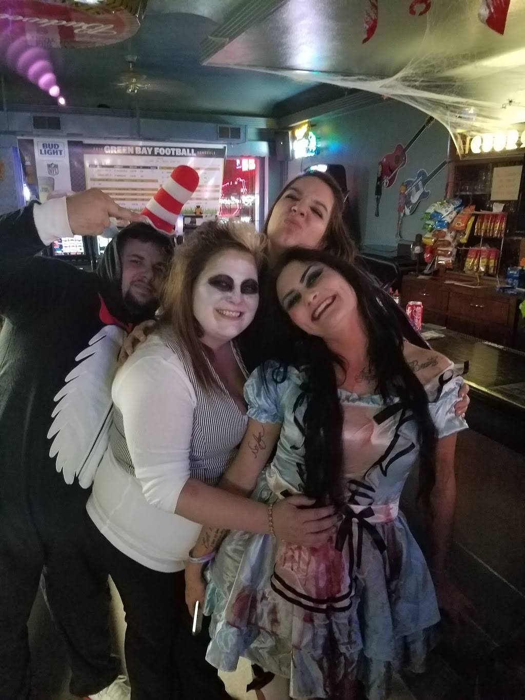 Jerrys Bar | restaurant | 2300 Hall Ave, Marinette, WI 54143, USA | 7157353399 OR +1 715-735-3399