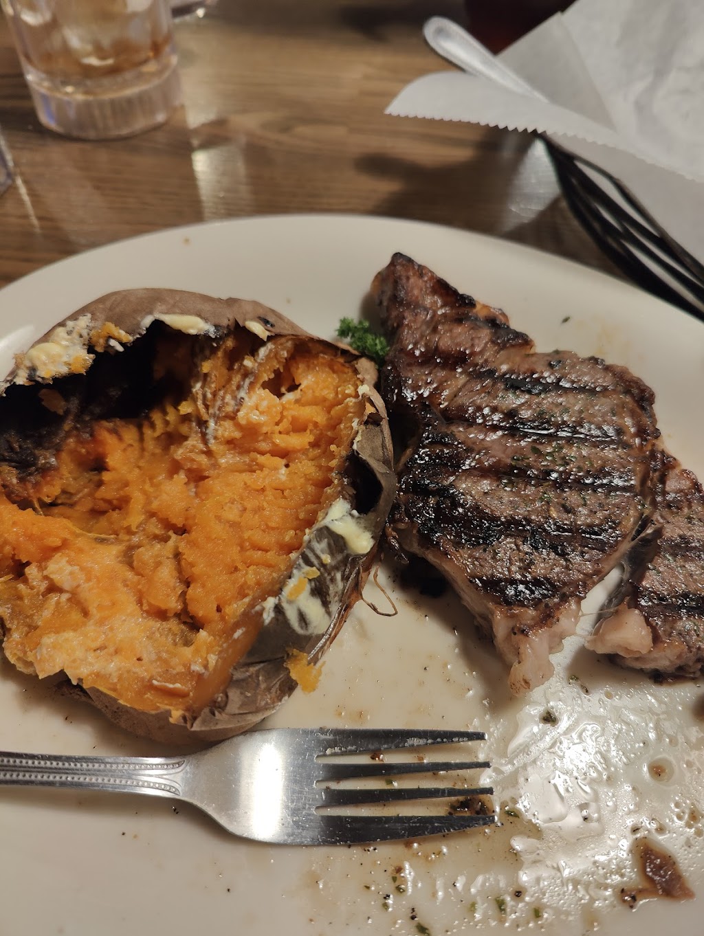 Coltons Steak House & Grill | restaurant | 3002 E Race Ave, Searcy, AR 72143, USA | 5012685777 OR +1 501-268-5777