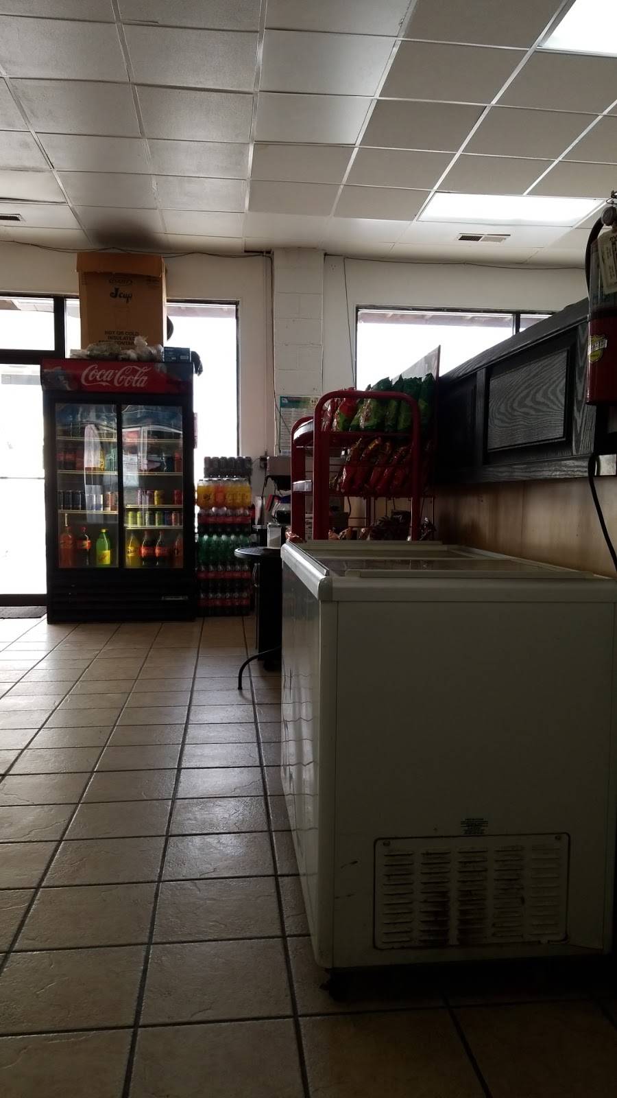 Tienda Mexicana La Pequena | restaurant | 700 W Cypress St, Kennett Square, PA 19348, USA | 4847328232 OR +1 484-732-8232