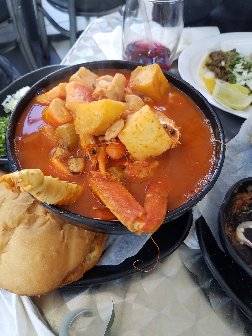 El Nuevo Miramar | restaurant | 501 E Lake St, Minneapolis, MN 55408, USA | 6123536905 OR +1 612-353-6905