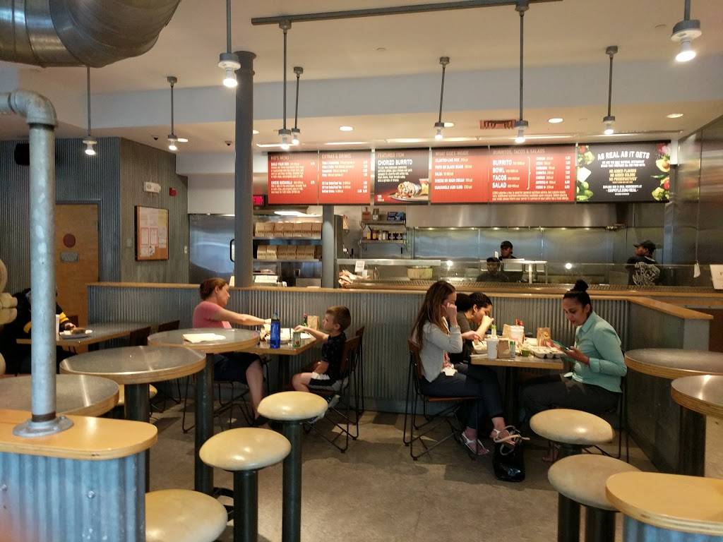 Chipotle Mexican Grill | restaurant | 274 Elm St, Somerville, MA 02144, USA | 6176231759 OR +1 617-623-1759