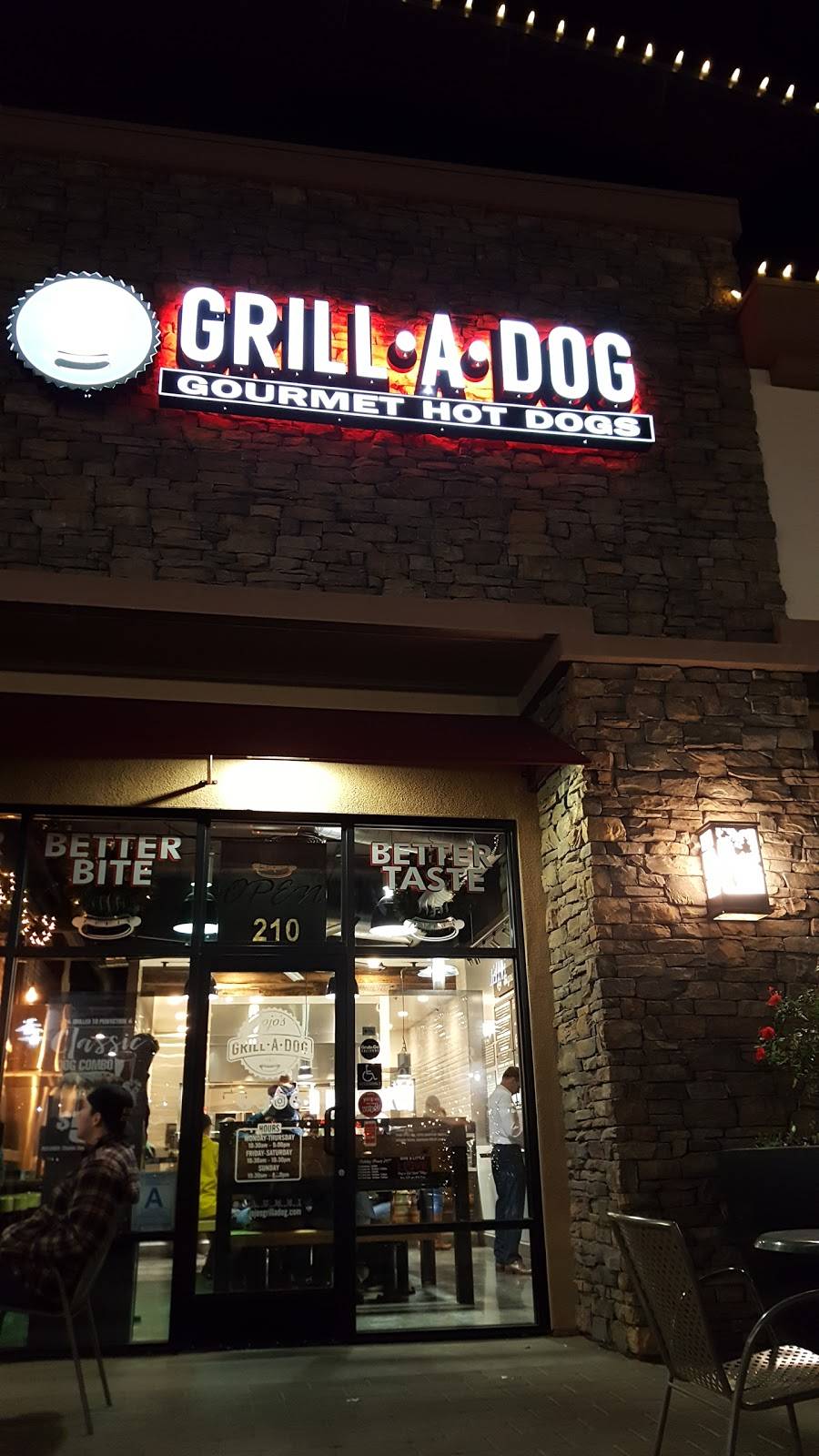 jojos Grill-A-Dog | restaurant | 27471 San Bernardino Ave #210, Redlands, CA 92374, USA | 9093353555 OR +1 909-335-3555