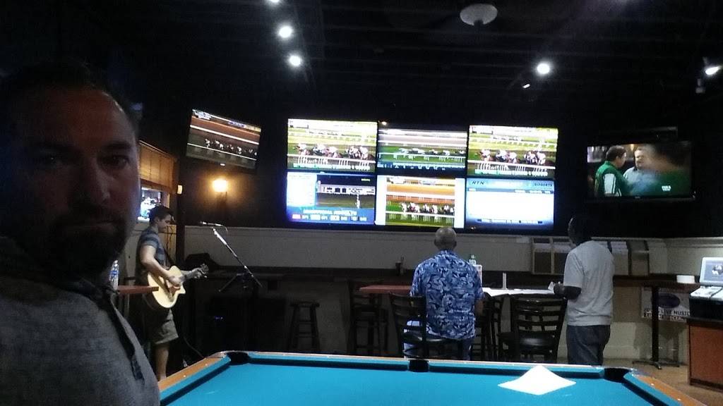 Uncle Chucks | restaurant | 401 Sunrise Hwy, West Islip, NY 11795, USA | 6314828336 OR +1 631-482-8336