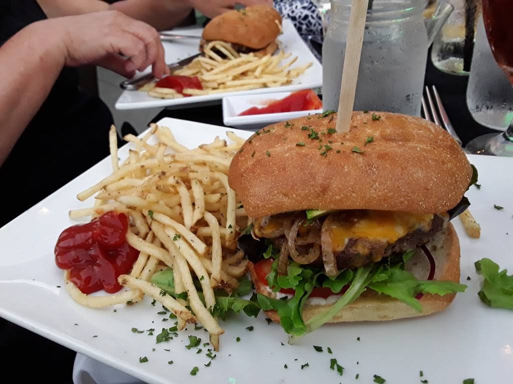 Luxe Restaurant and World Famous Martini Bar | restaurant | 24582 Del Prado Ave, Dana Point, CA 92629, USA | 9492764990 OR +1 949-276-4990