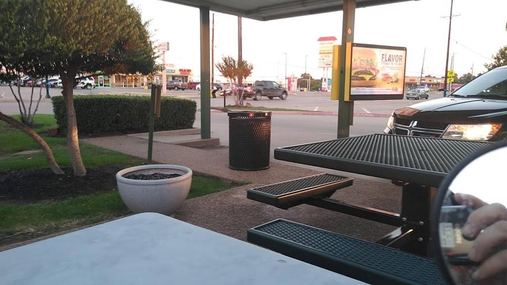 Sonic Drive-In | restaurant | 3327 Broadway Blvd, Garland, TX 75043, USA | 9722715462 OR +1 972-271-5462