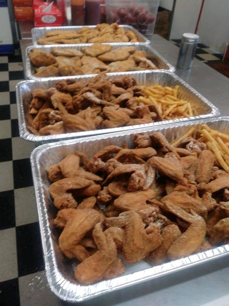 J&J Fish And Chicken | restaurant | 6814 S Stony Island Ave, Chicago, IL 60649, USA | 7736676617 OR +1 773-667-6617