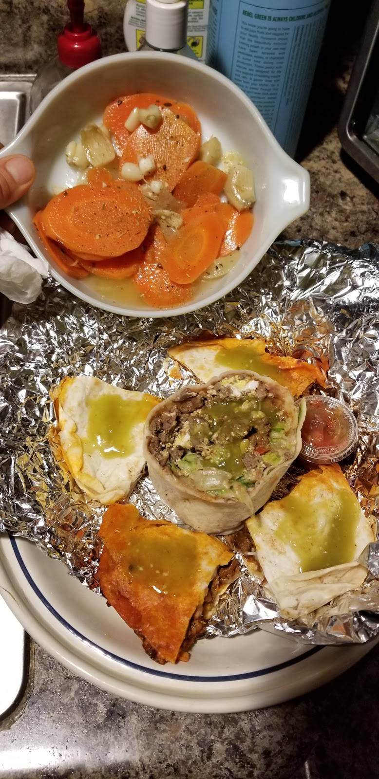 El Gallo Giro | restaurant | 6531 W 63rd St, Chicago, IL 60638, USA | 7735867665 OR +1 773-586-7665