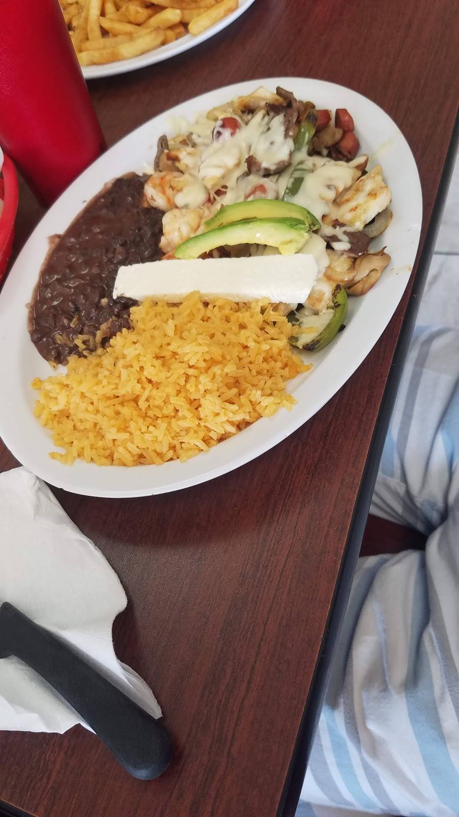 Mi Tierra Restaurant & Bakery | restaurant | New Brunswick, NJ 08901, USA | 7322491179 OR +1 732-249-1179