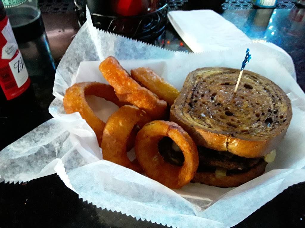 Sharkies On The Beach | night club | 10 Surf Dr, Surfside Beach, TX 77541, USA | 9792331122 OR +1 979-233-1122