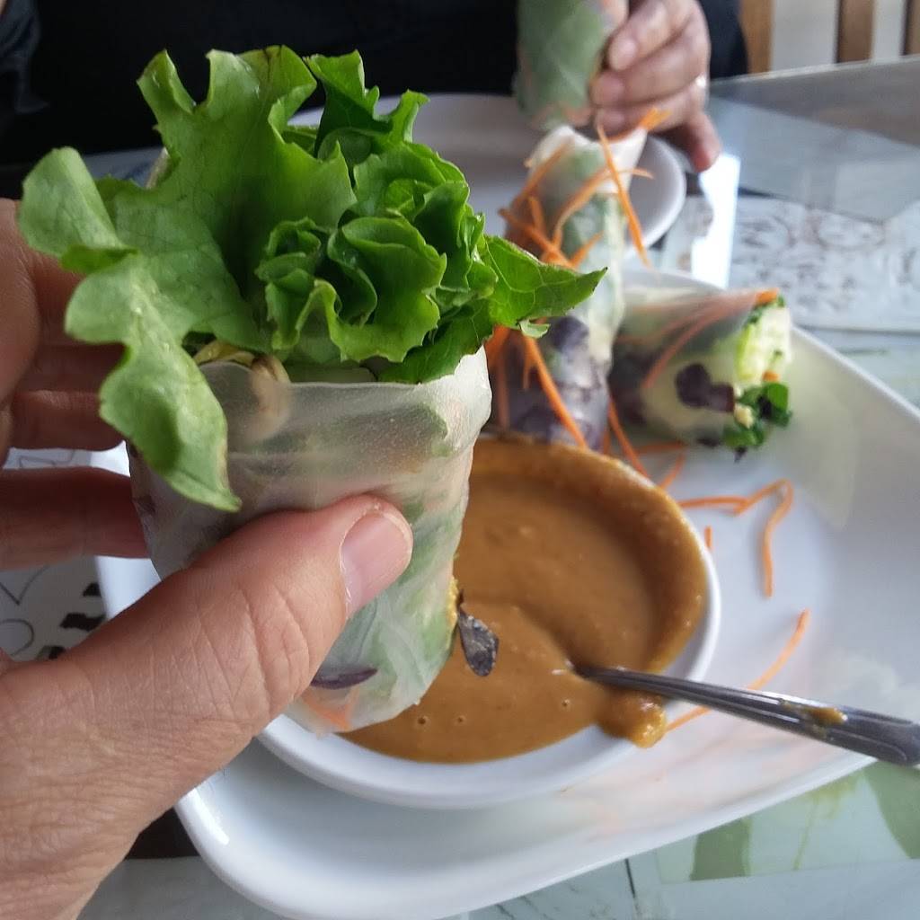 Leela Thai Restaurant | restaurant | 1737 Silver Lake Blvd, Los Angeles, CA 90026, USA | 3236606622 OR +1 323-660-6622