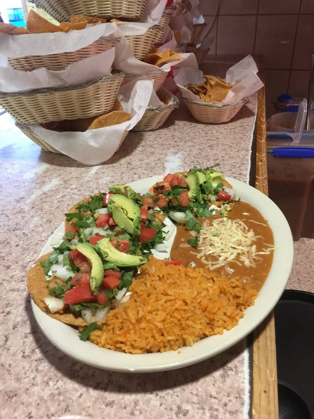 Lalas Place | restaurant | 3470 E Layton Ave, Cudahy, WI 53110, USA | 4147444417 OR +1 414-744-4417