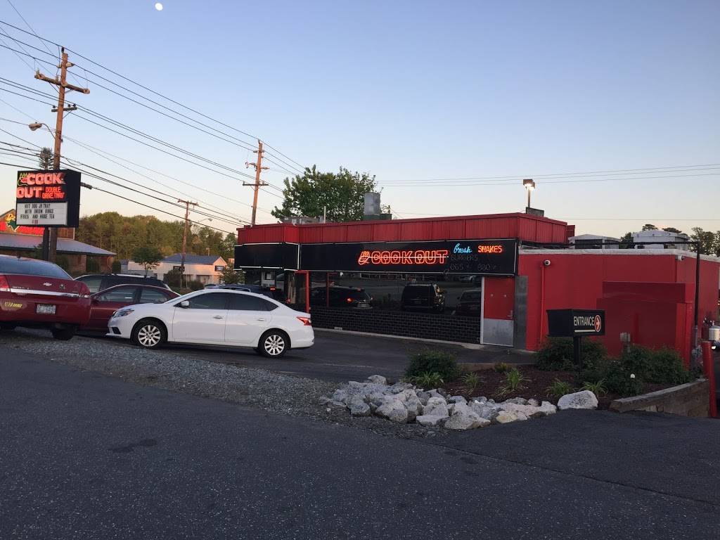 Cook Out | restaurant | 2411 Battleground Ave, Greensboro, NC 27408, USA | 3362888643 OR +1 336-288-8643