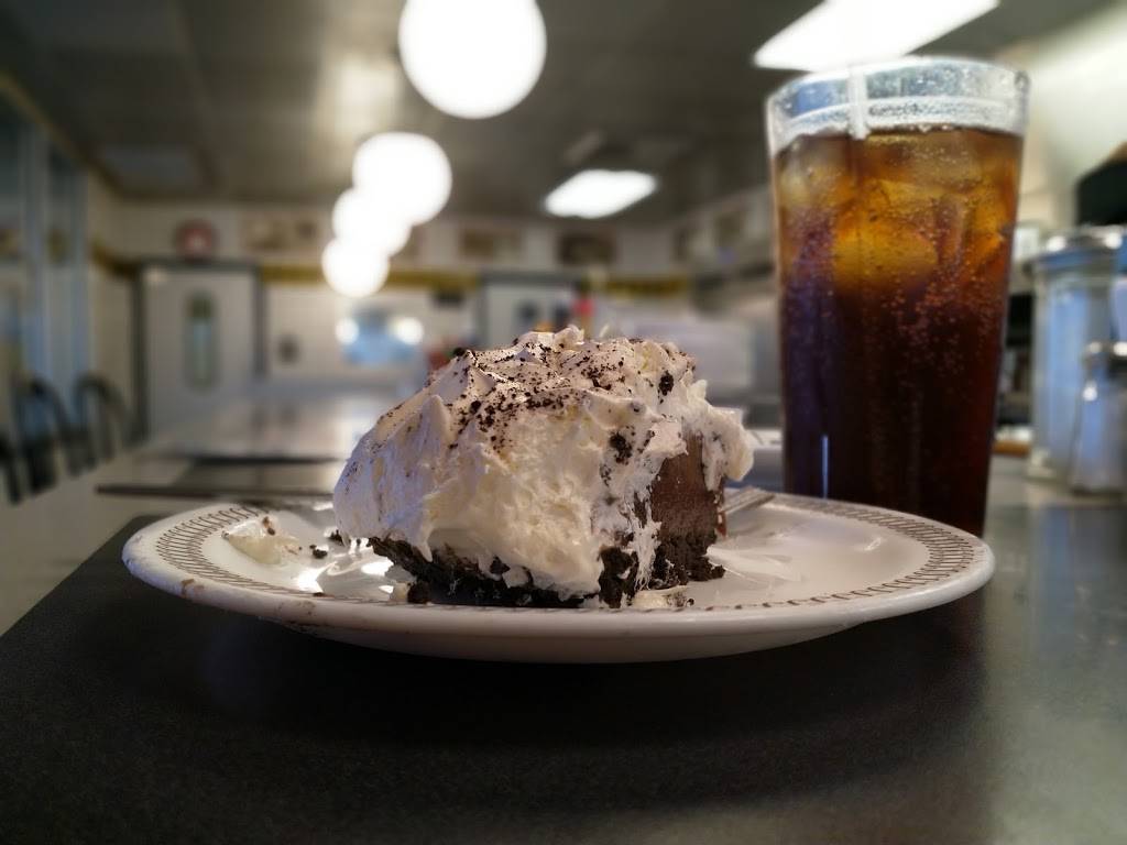 Waffle House | meal takeaway | 5010 Academy Ln, Bessemer, AL 35022, USA | 2054252734 OR +1 205-425-2734