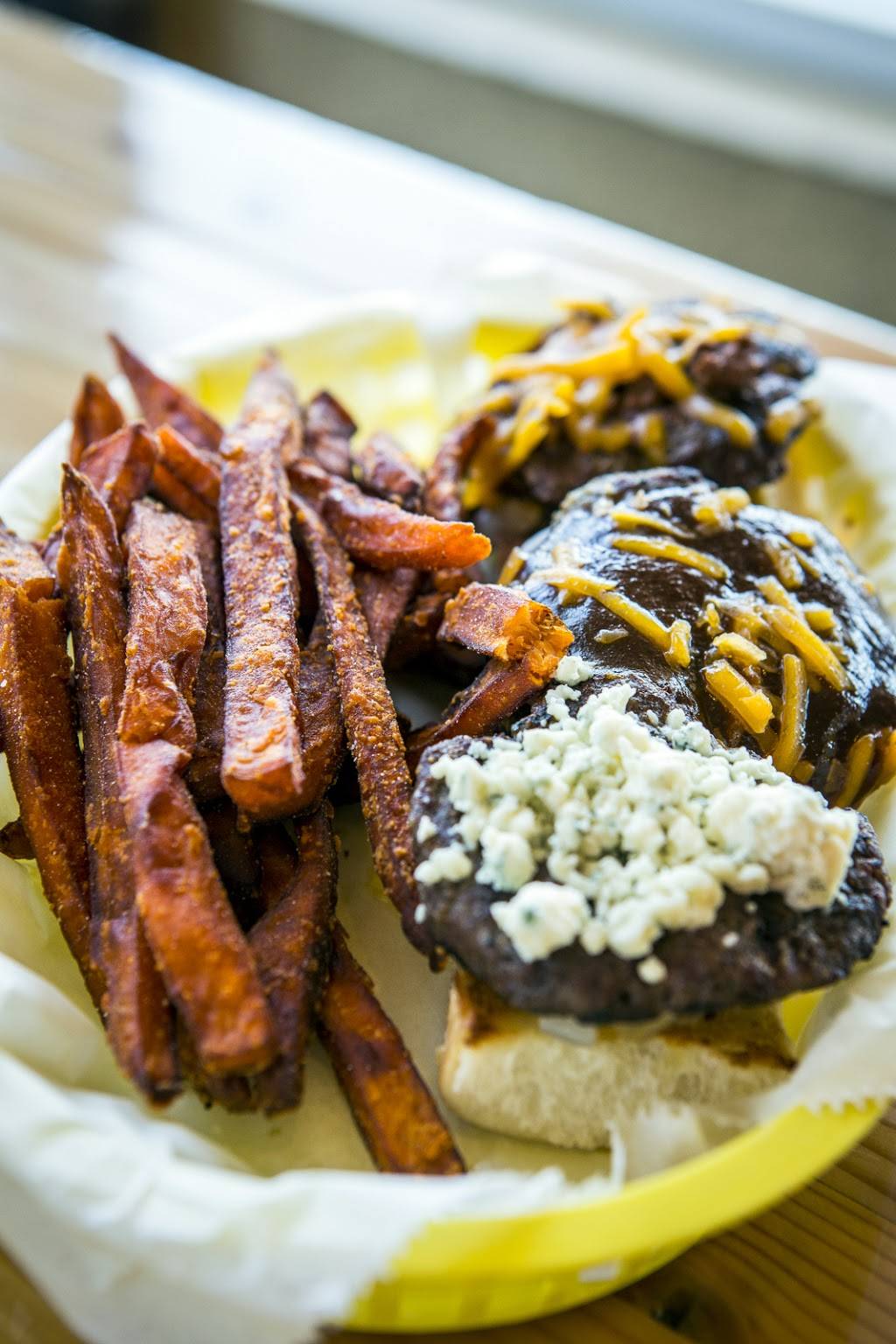 Phils Icehouse | restaurant | 13265 US-183, Austin, TX 78750, USA | 5122578750 OR +1 512-257-8750