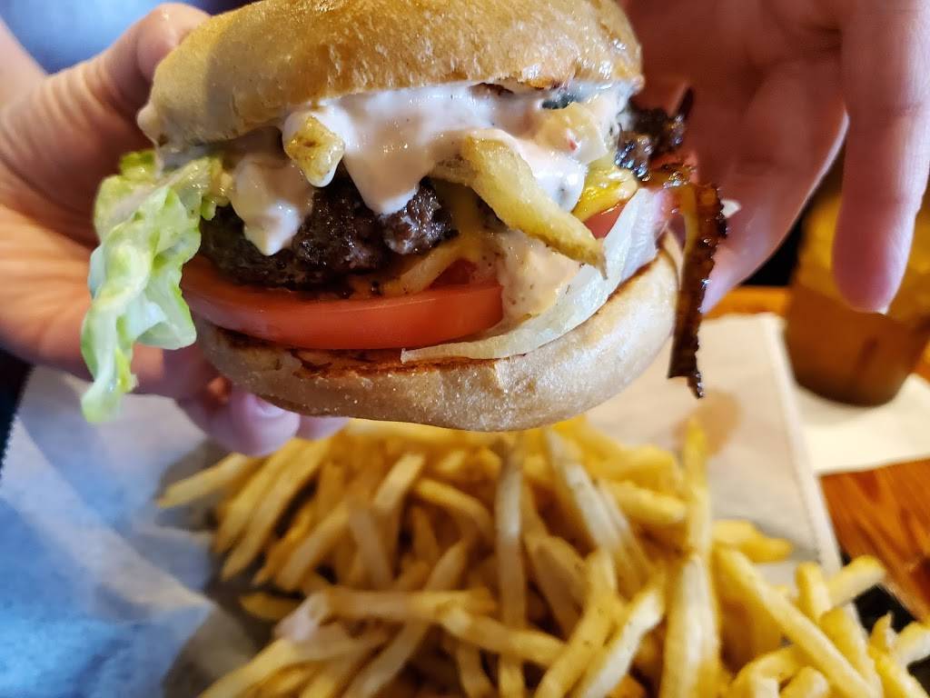 Double Dogs | restaurant | 10639 Hardin Valley Rd, Knoxville, TN 37932, USA | 8654704447 OR +1 865-470-4447