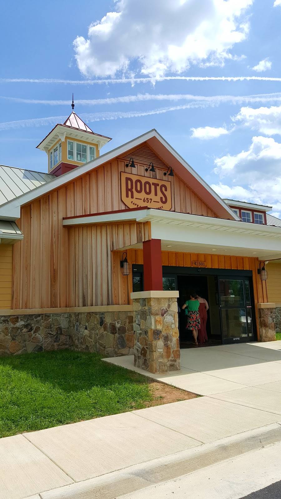 Roots 657 Cafe and Local Market | restaurant | 42301 Spinks Ferry Rd, Leesburg, VA 20176, USA | 7037799657 OR +1 703-779-9657
