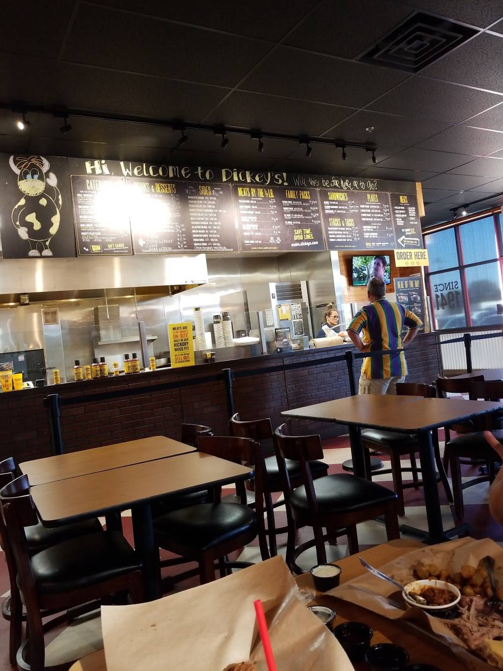 Dickeys Barbecue Pit | restaurant | 1459 Martin Luther King Jr Way, Merced, CA 95340, USA | 2092305089 OR +1 209-230-5089